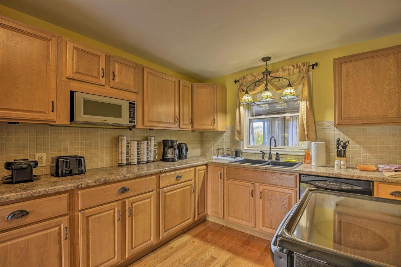 Spacious Home By Finger Lakes And Watkins Glen! Burdett Exterior photo